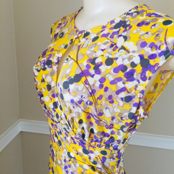  LIKE NEW Body Hugging Summer Yellow Dress - Picture 3 of 4